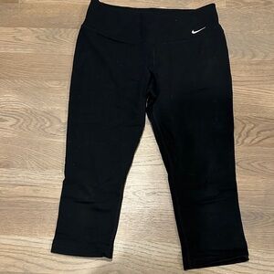 Nike Black Cropped Leggings